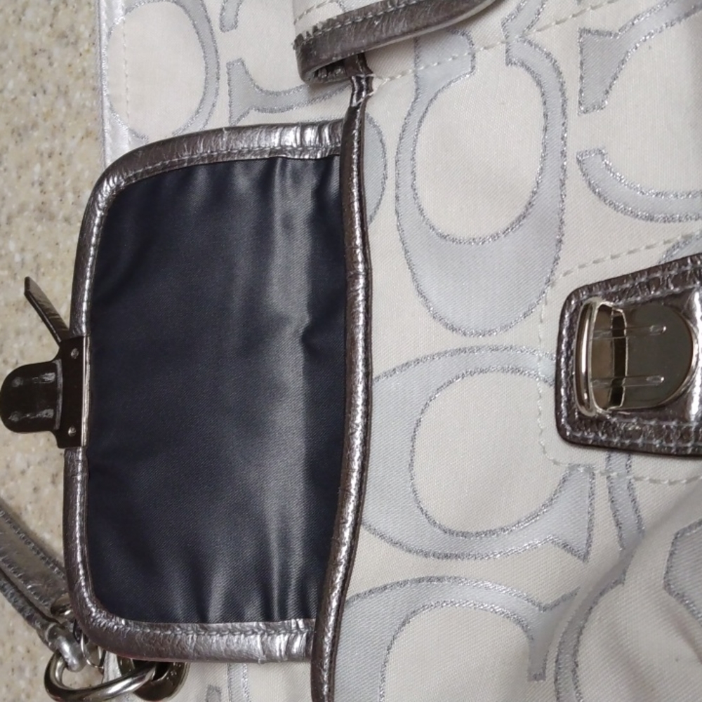 Coach Handbag - Picture 3 of 5